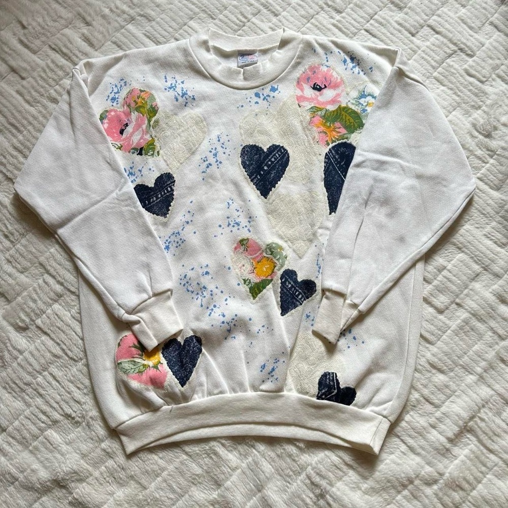 Vintage Patchwork Cream Floral Heart Crewneck Sweatshirt Comfort Casual Colorful - Picture 3 of 7